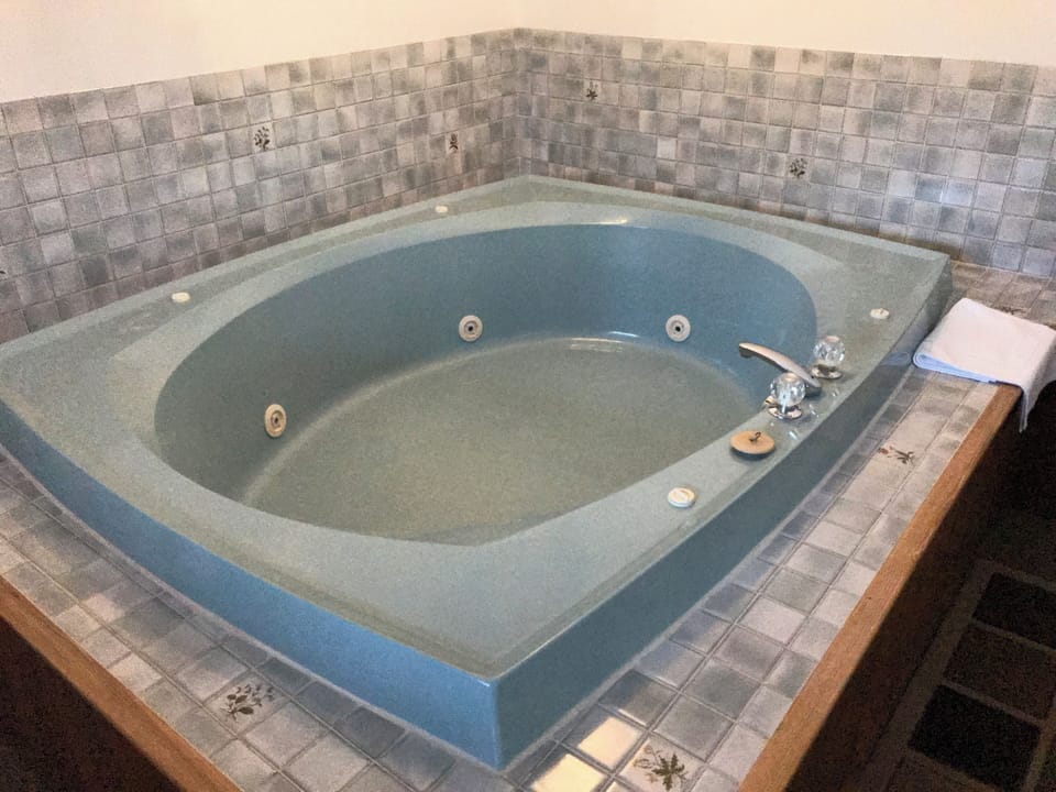 Large Jetted Tub