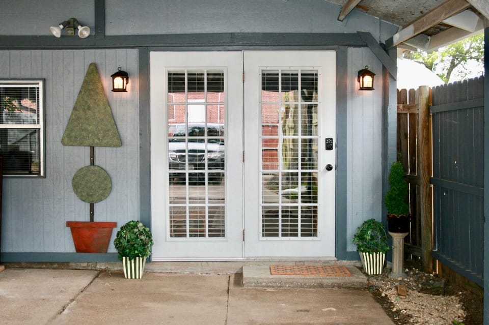 Cottage entrance