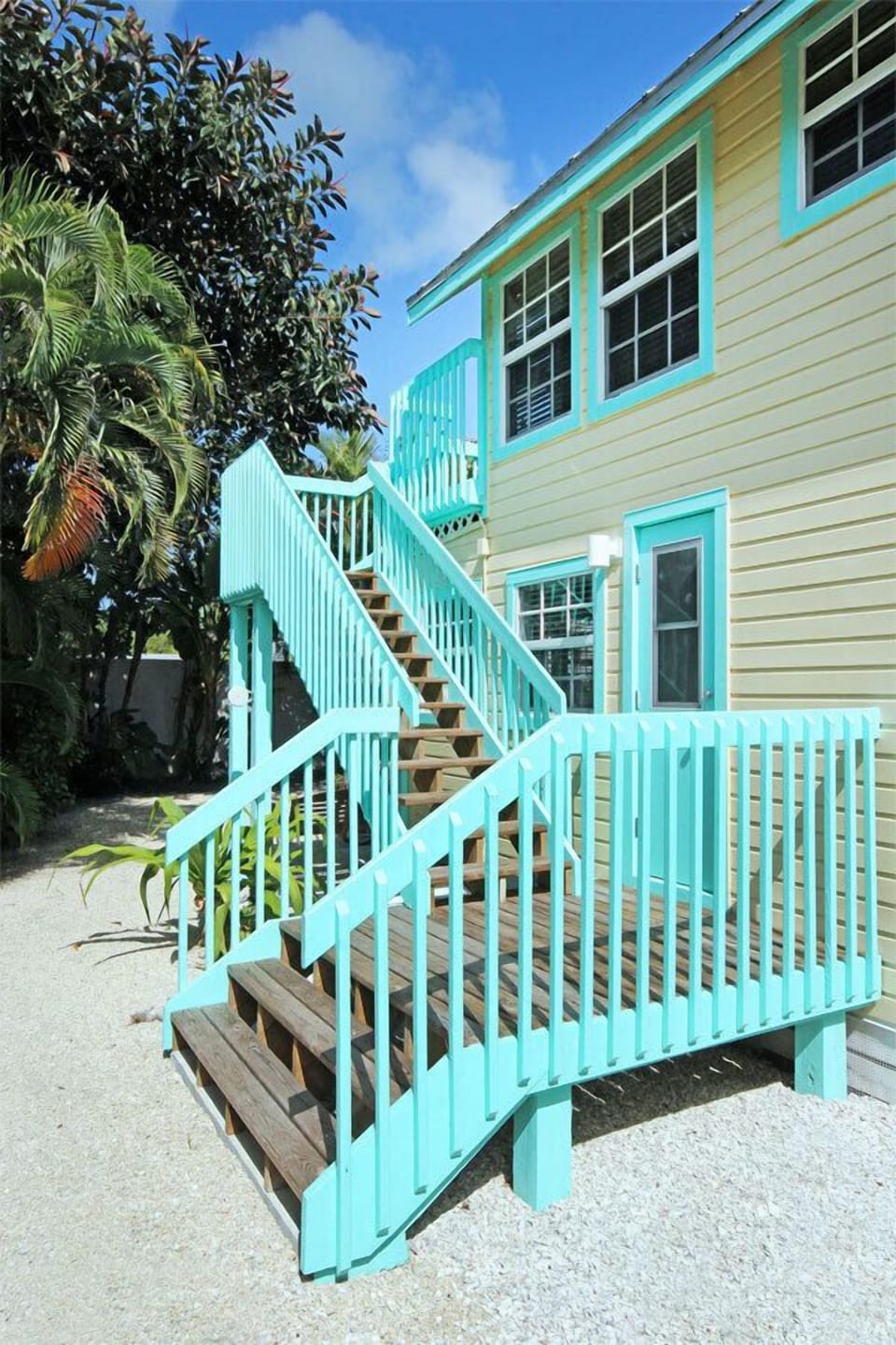  Stairs to 2nd floor private suite.