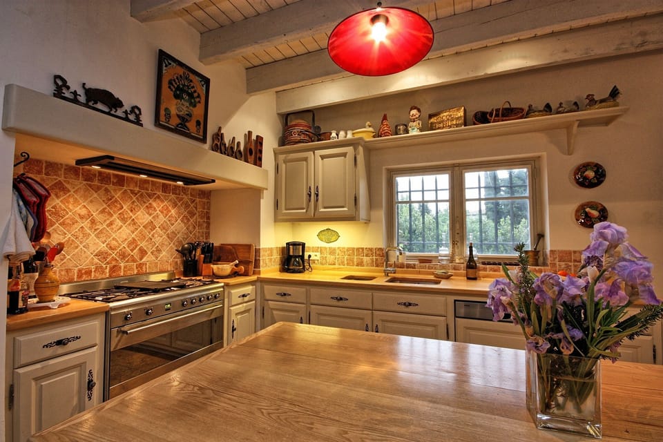 Gourmet Kitchen with top-of-the-line appliances