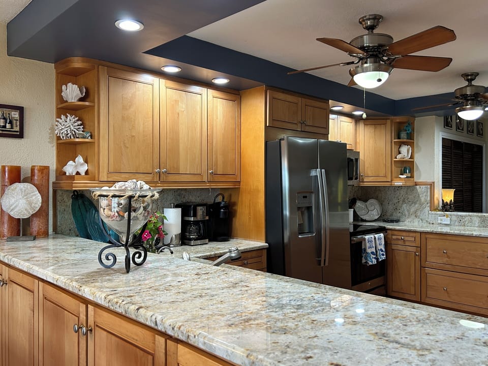 Chef's kitchen room for everyone to help cook