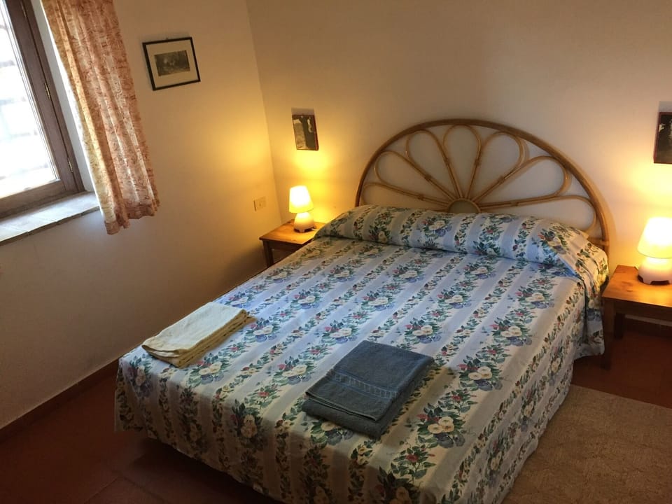 Apartment Leccio - bedroom