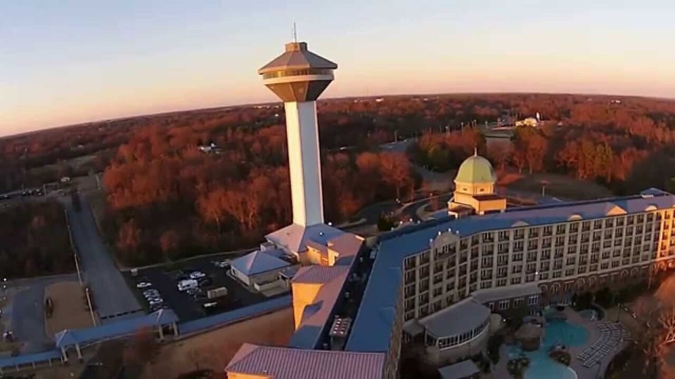 Renaissance Tower, 360 Grill and Mariott Hotel.
