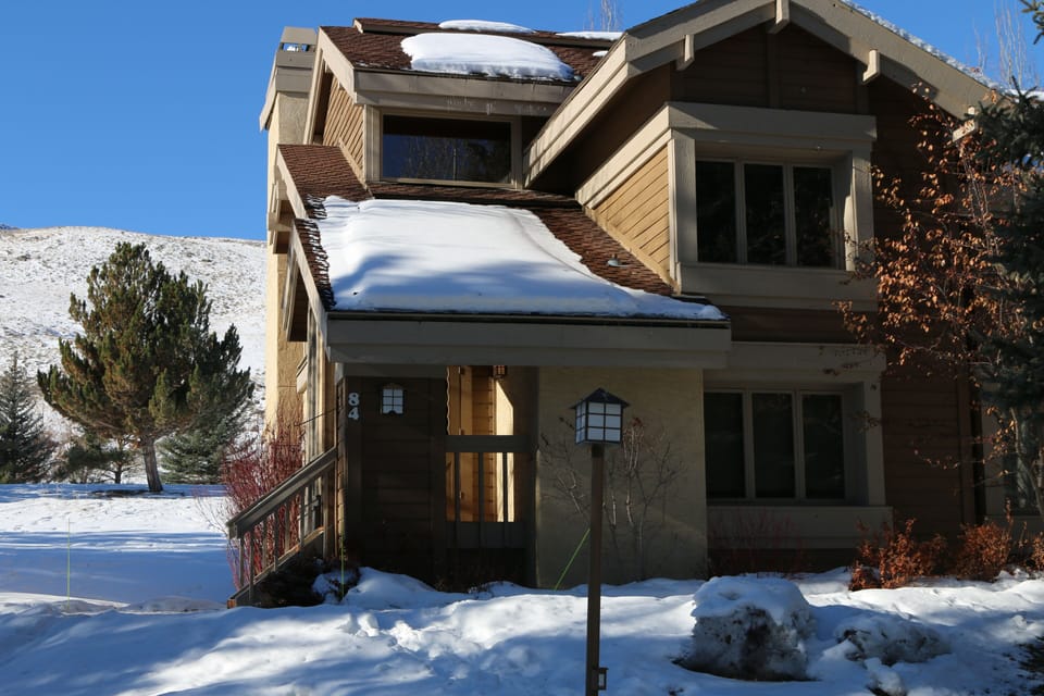 Corner unit Sunburst condo on golf course 