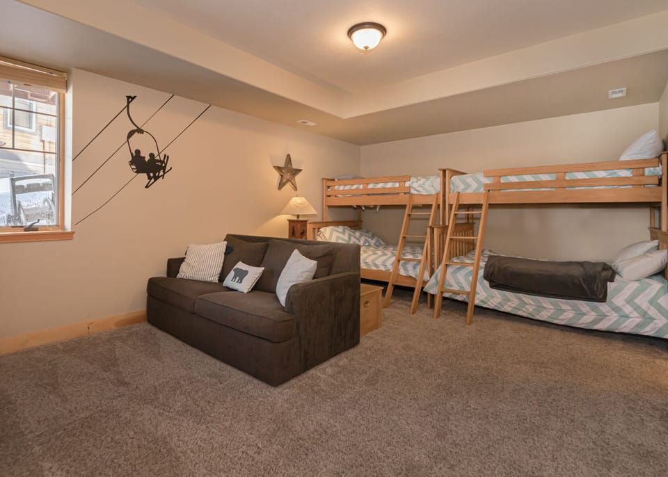 Bunk Room (Entry level)