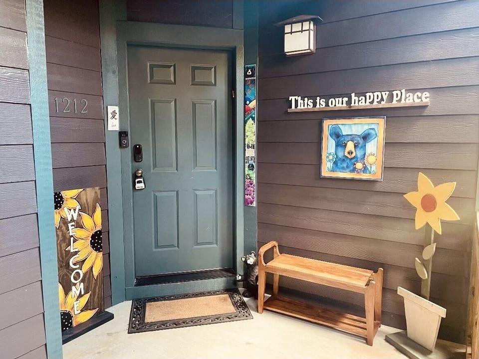 Front entryway porch 
