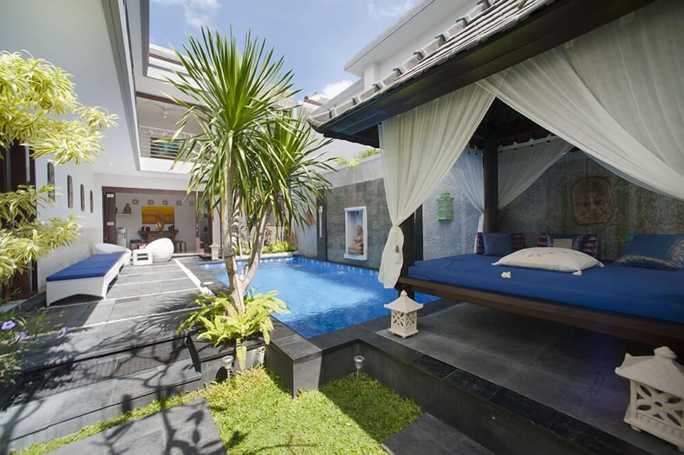 SWIMMING POOL.