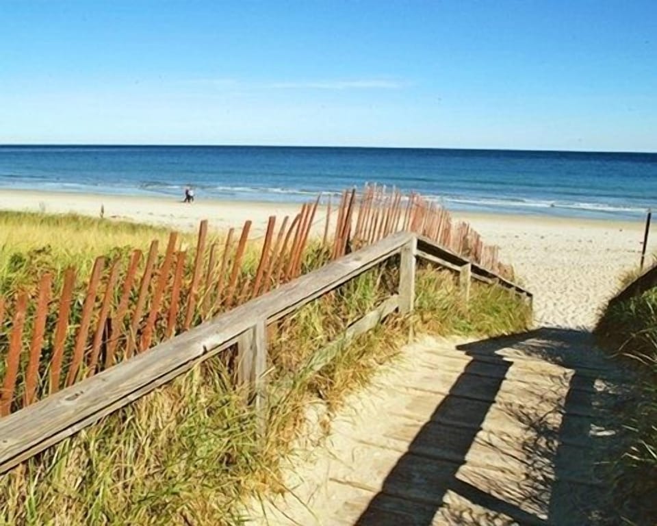 Short walk to the beach.