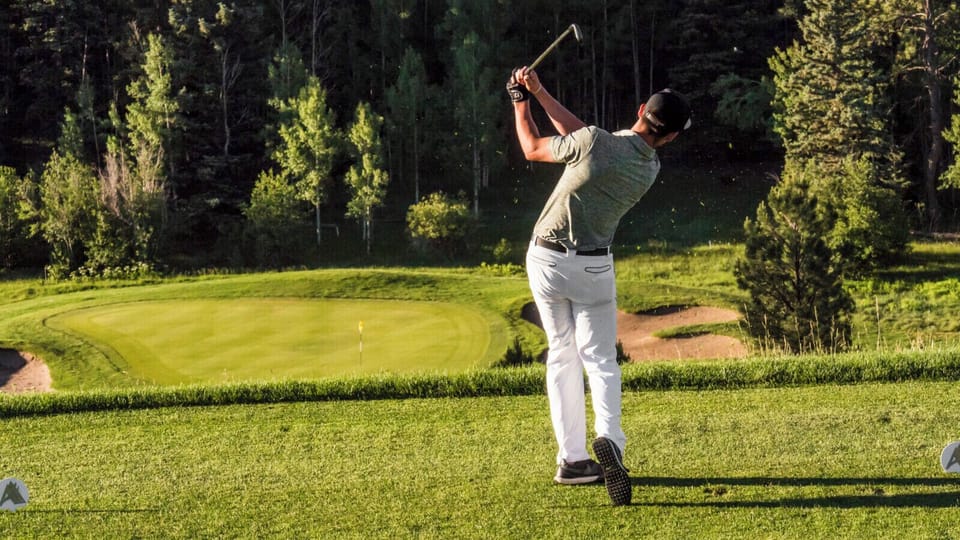 Golf available at the country club 5 min from cabin