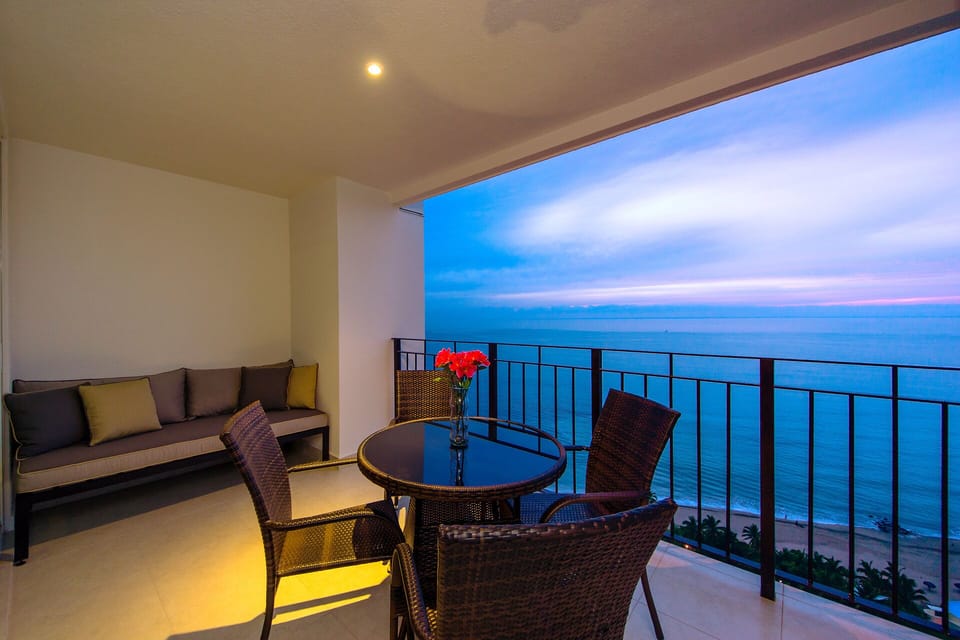 Front terrace. Outside bed in one end. Perfect for an afternoon siesta