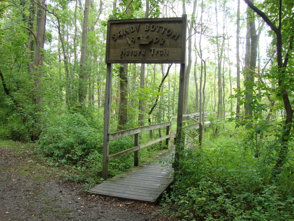 A 1.5 mile easy walking trail at North end of Lake to downtown area.