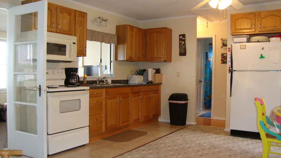 Fully remodeled and furnished kitchen. Ceiling fan in living space. WiFi avail.