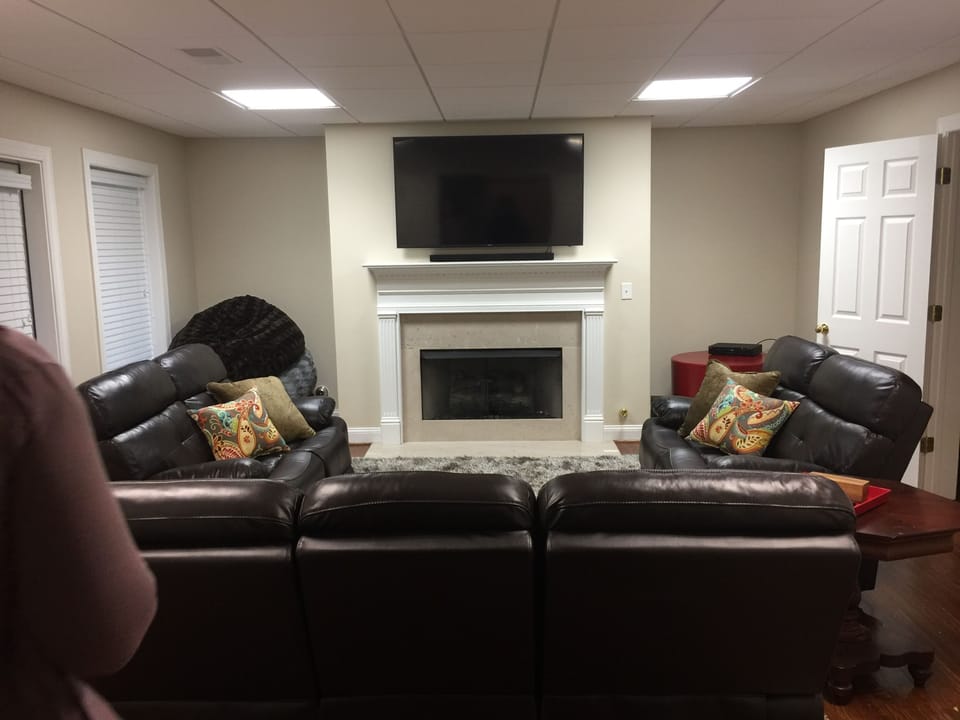 Den/Media room/Media chairs have USB in chairs- charge your phone etc!