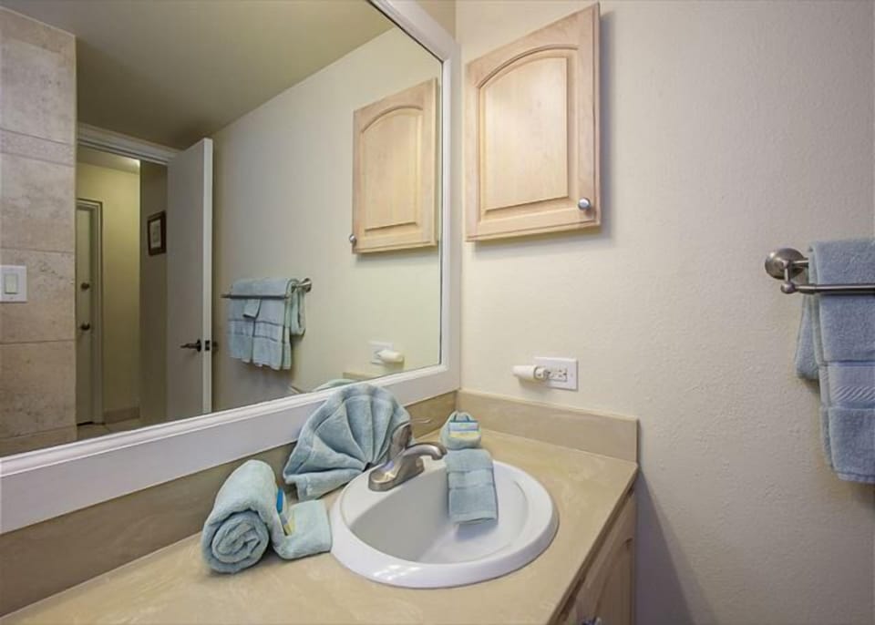 Hall 3/4 Bathroom