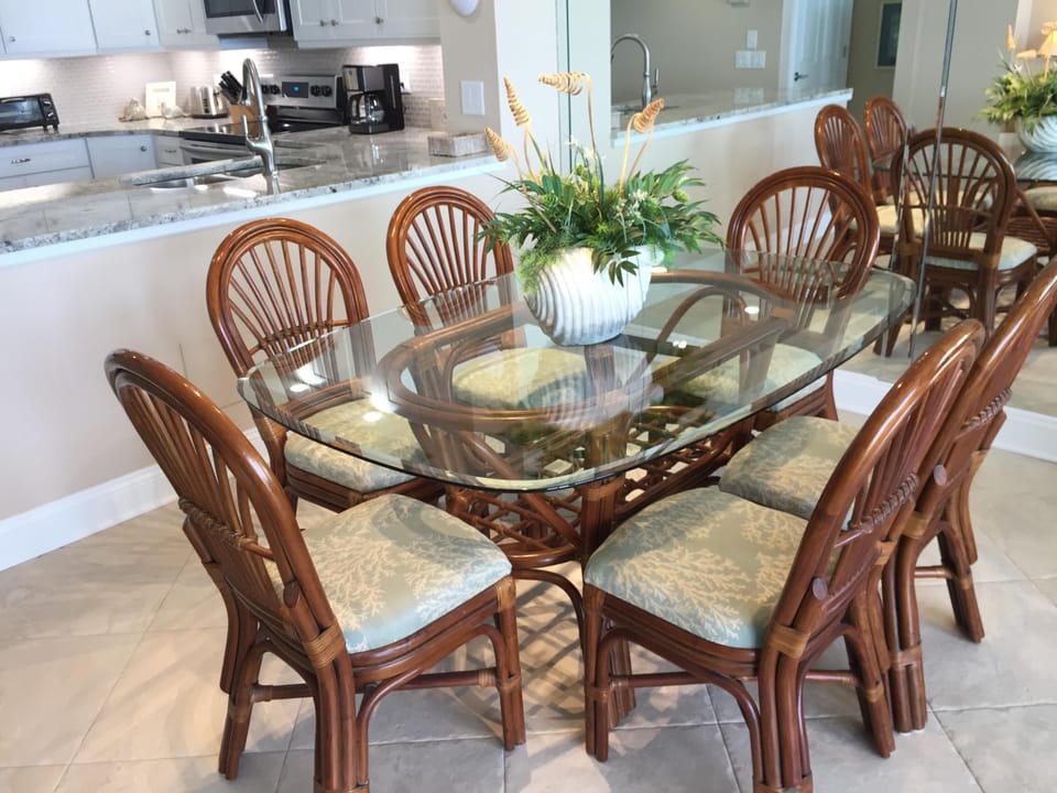 The dinette sits 6 persons comfortably. 

