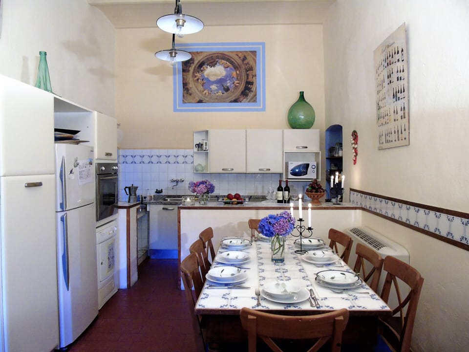 The fully equipped garden situated on the ground floor