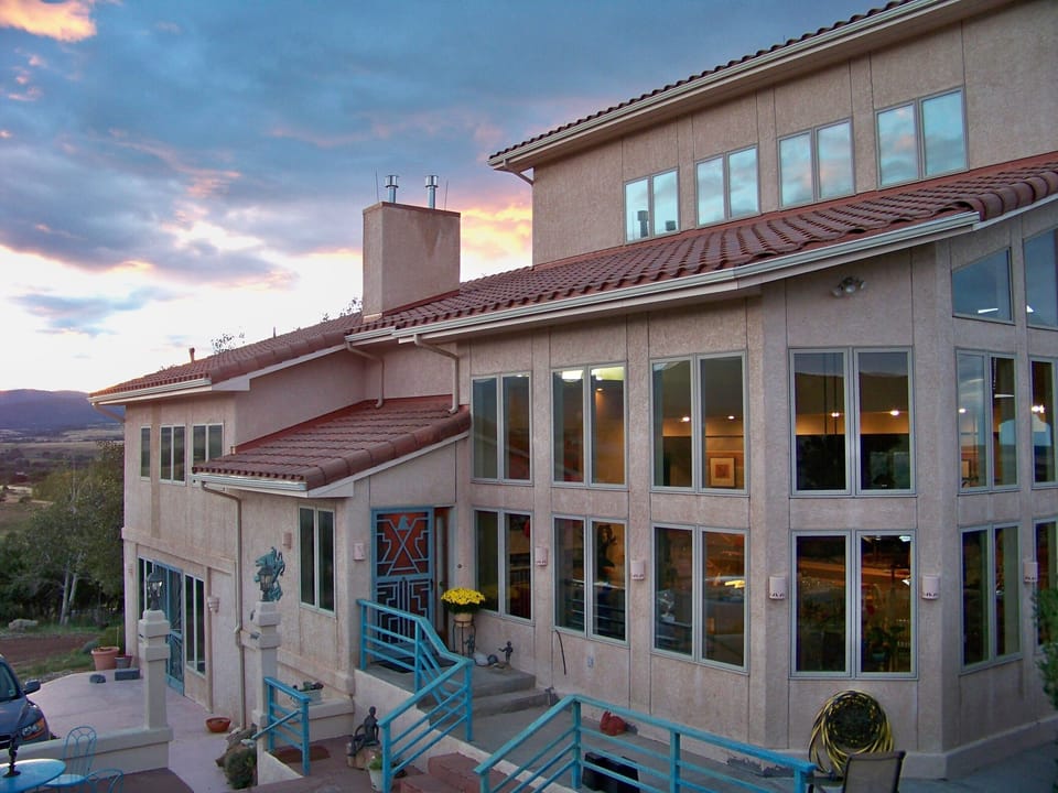Plentiful windows facing dramatic views of the Spanish Peaks