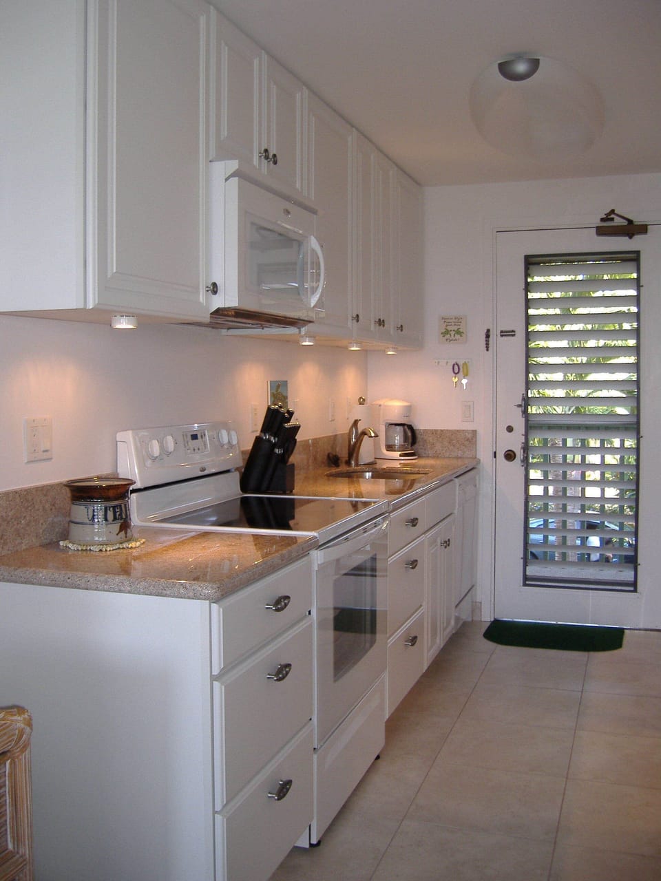 Fully Equipped Kitchen with all the necessary items to Cook and Dine Inn. 