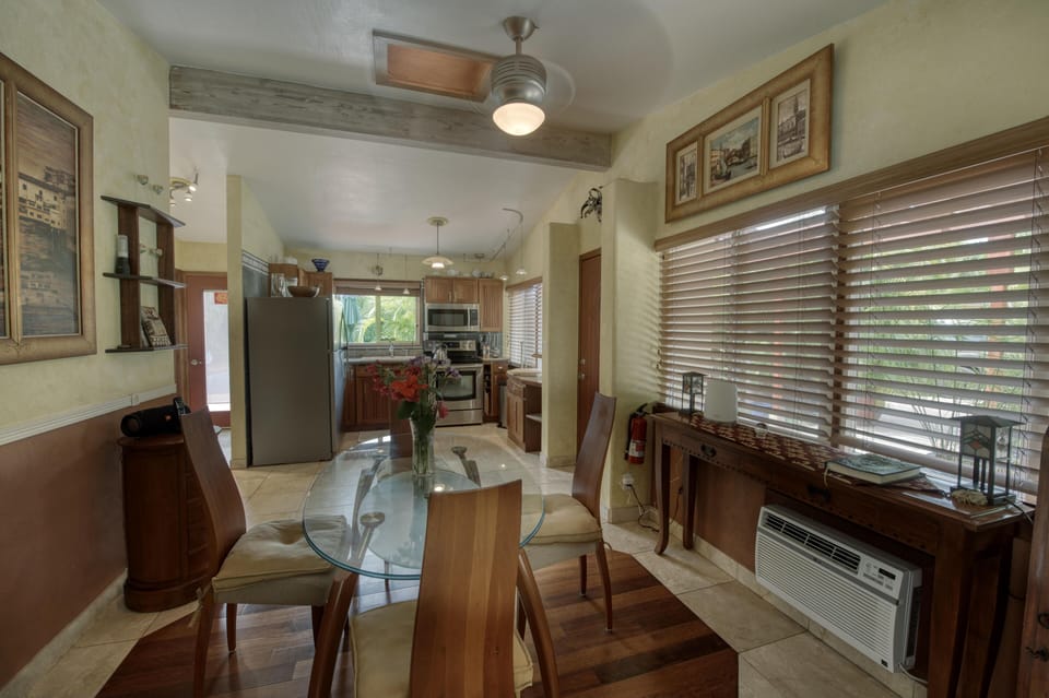 Dinning indoor table 