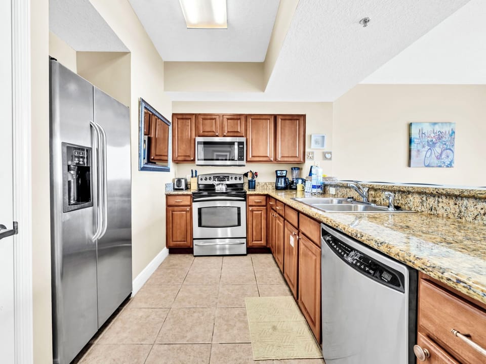 Kitchen with Breakfast Bar
