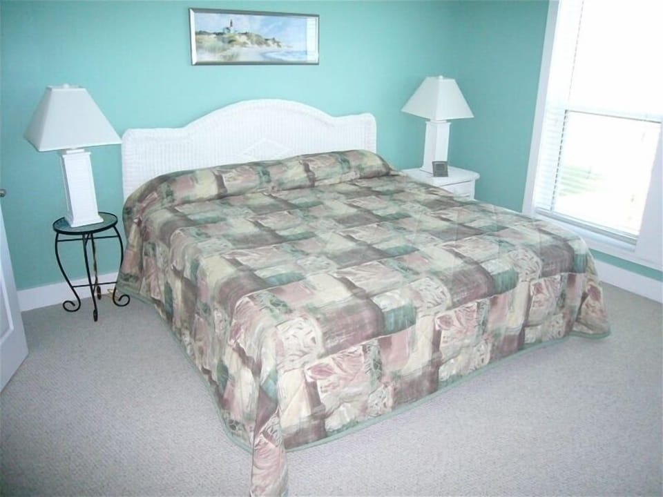 Second floor king bedroom
