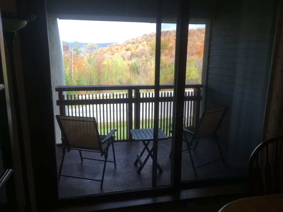 Private deck overlooking the mountains
