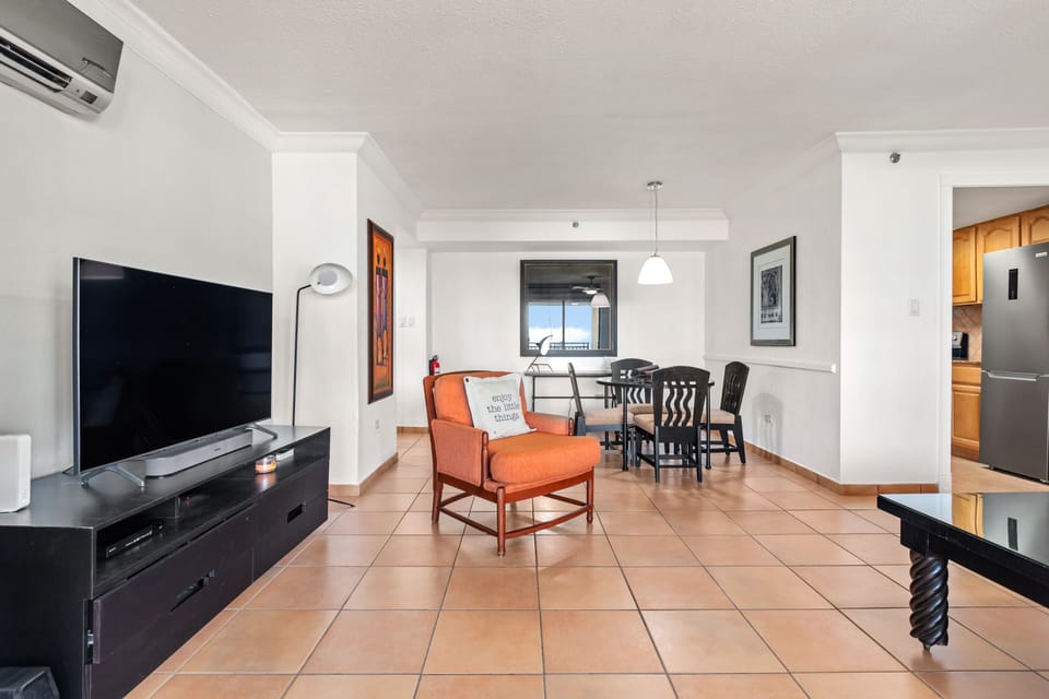 Livingroom area 