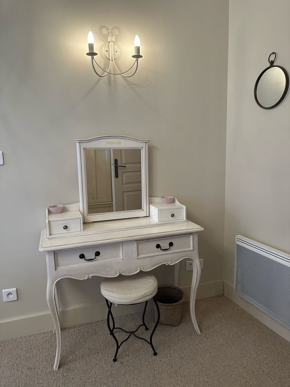 Bedroom 2 (upstairs) dressing table