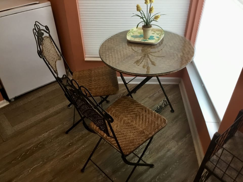 Breakfast nook