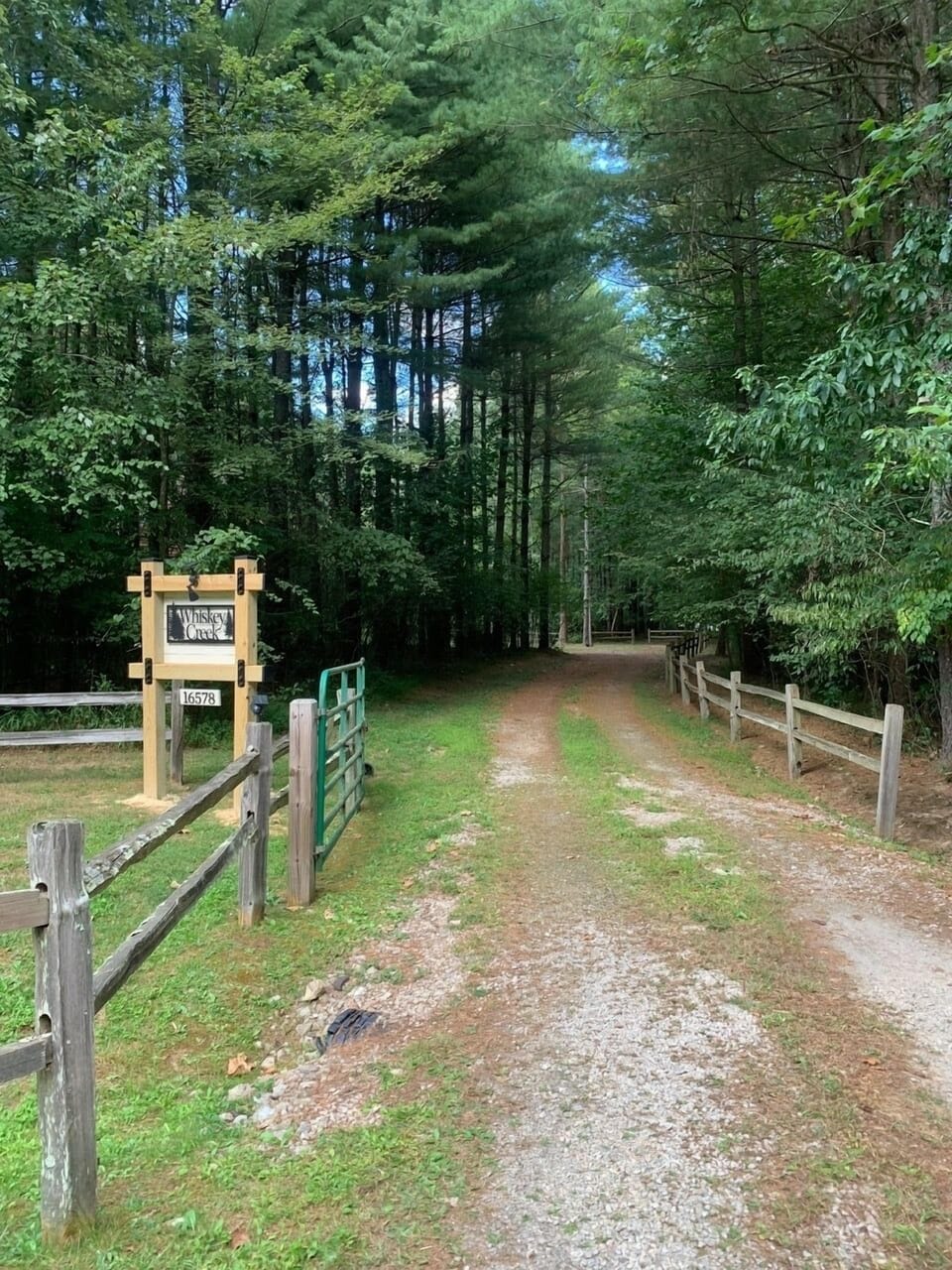 Private, secluded driveway