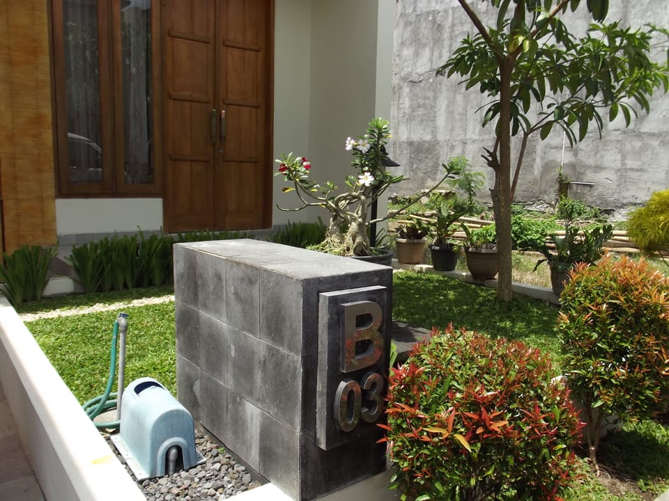 3 BR House with Pool Near KidsFun Jogja