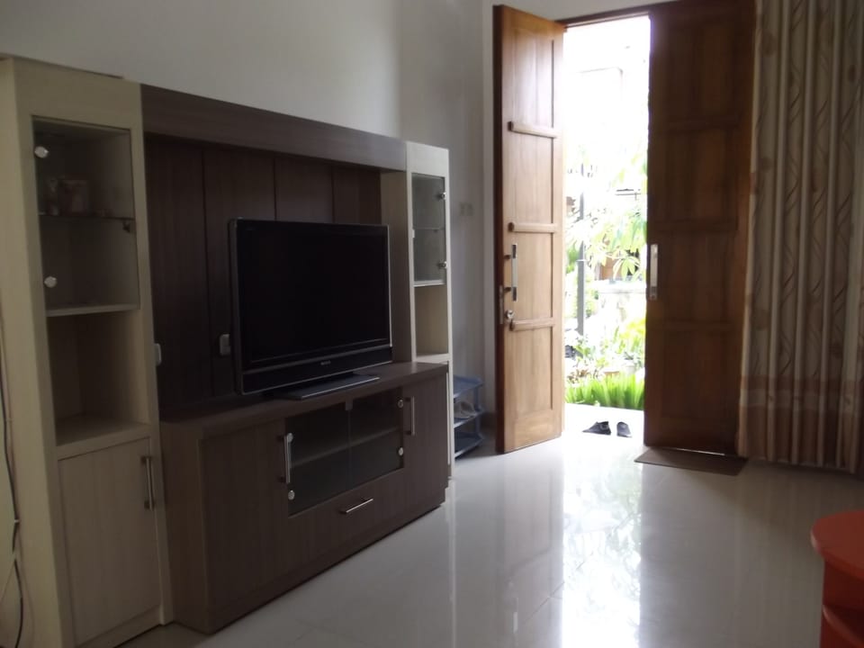 3 BR House with Pool Near KidsFun Jogja