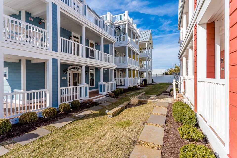 Fenwick Shores Community