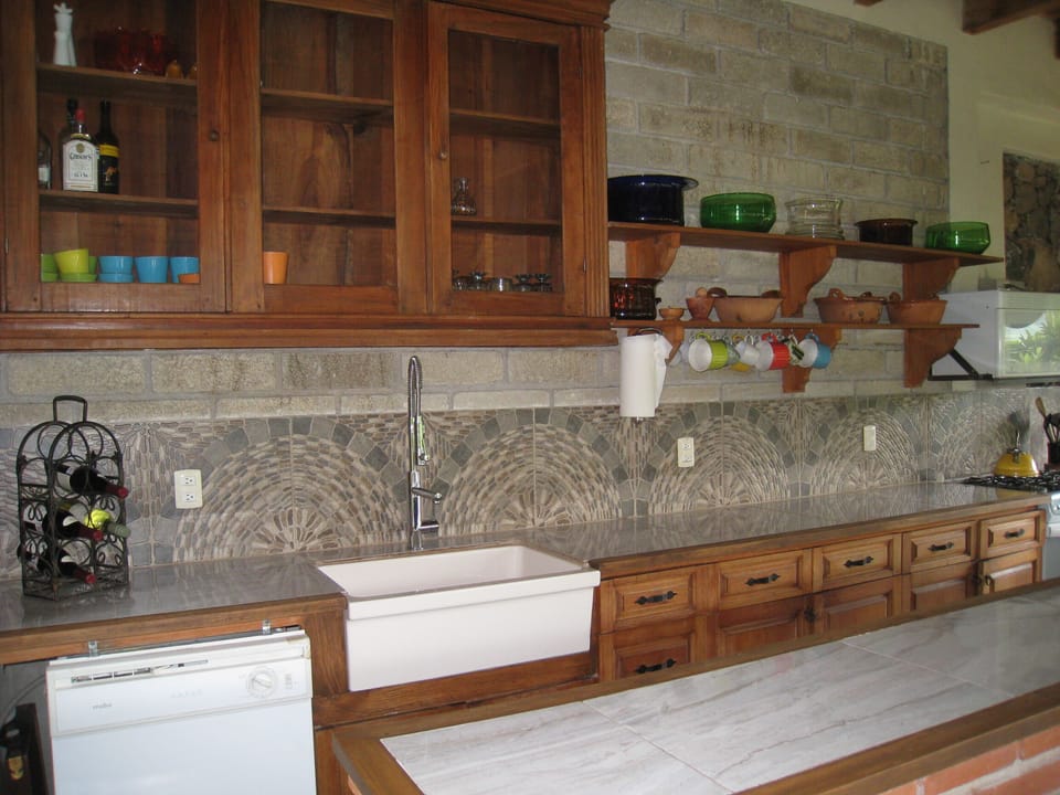 The kitchen.  La Cocina.