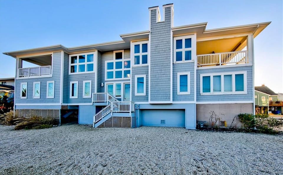 Big family house with room to spread out. Plenty of parking.