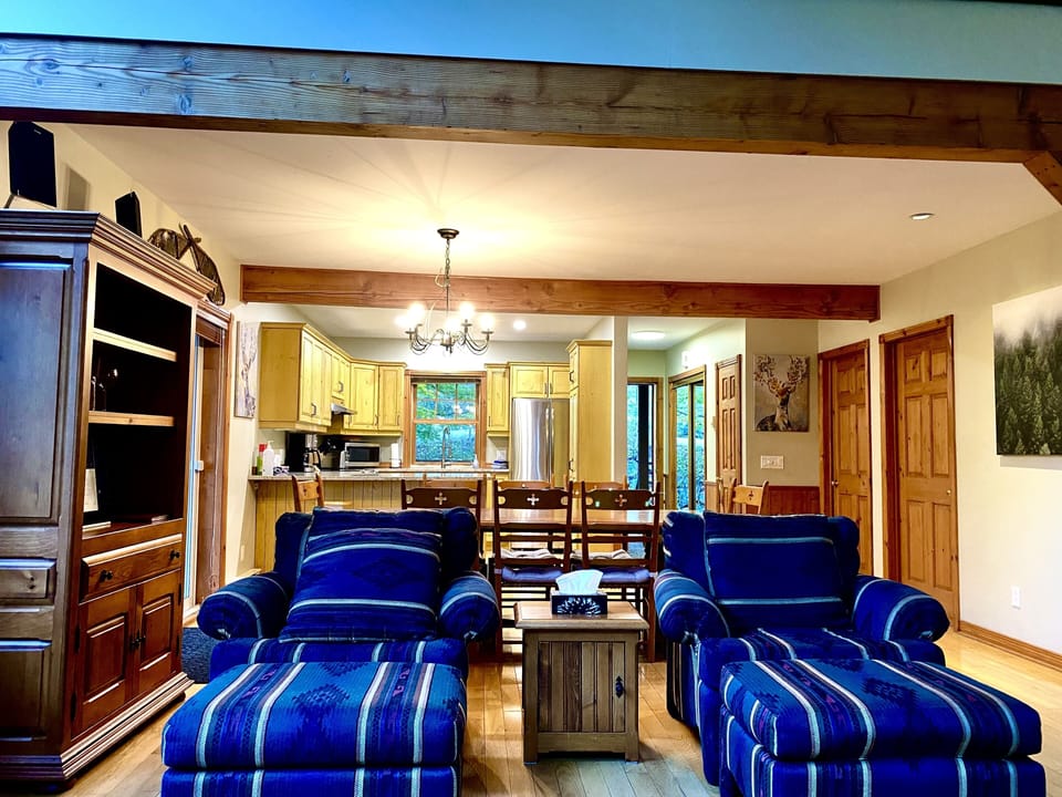 Spacious living room