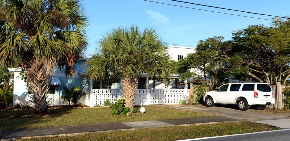 ....main house and loft (loft is to the left)