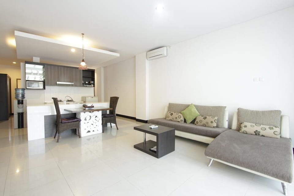 1 Bedroom Beach Side