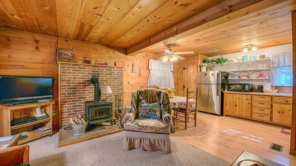 great room with dining/kitchen area