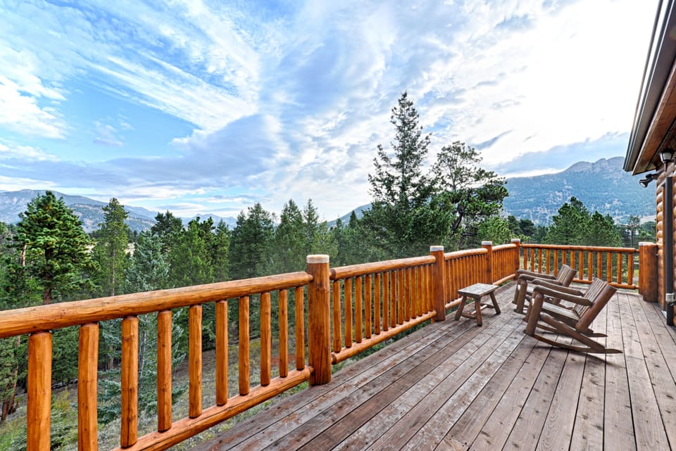 Master bedroom balcony (on top level with majestic views!)