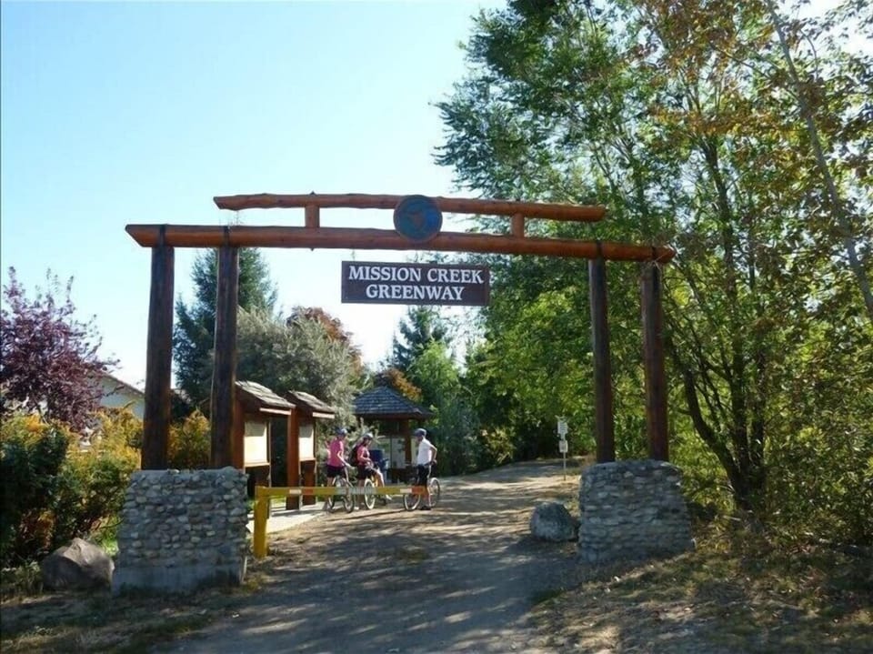 Kelowna Mission Creek Greenway Walk/Bike Trail