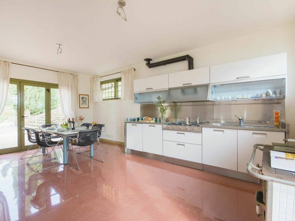 Cabinetry, Property, Countertop, Window, Building, Kitchen Appliance, Houseplant, Wood, Kitchen, Interior Design