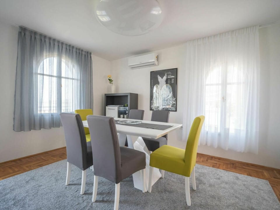 Furniture, Table, Window, Property, Chair, Building, Window Blind, Curtain, Wood, Interior Design