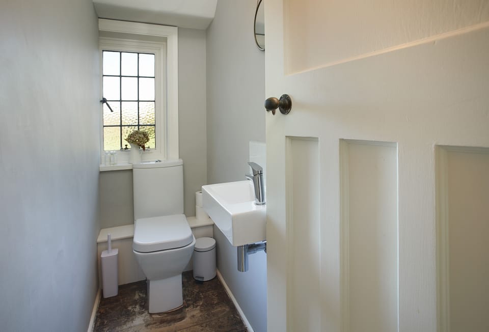 Ground floor: Downstairs cloakroom