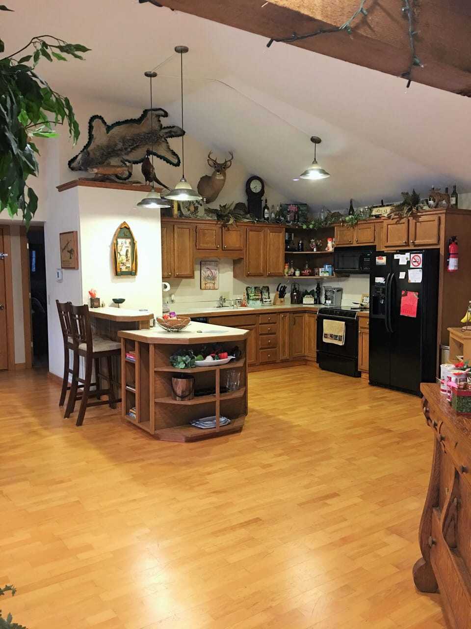 Spacious Kitchen w/Open Floor Plan; Fully equipped 