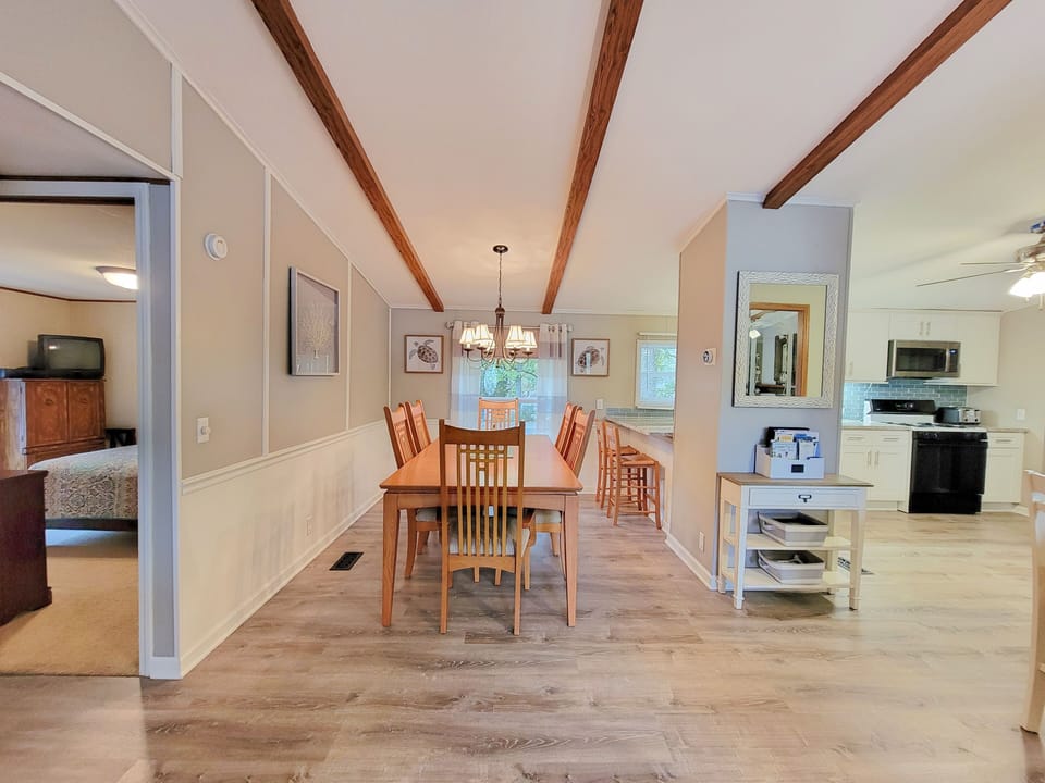 Dining area seats 8. Kitchenette seats 2.