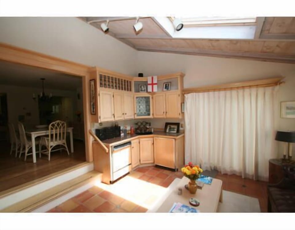 Wet bar in family room
