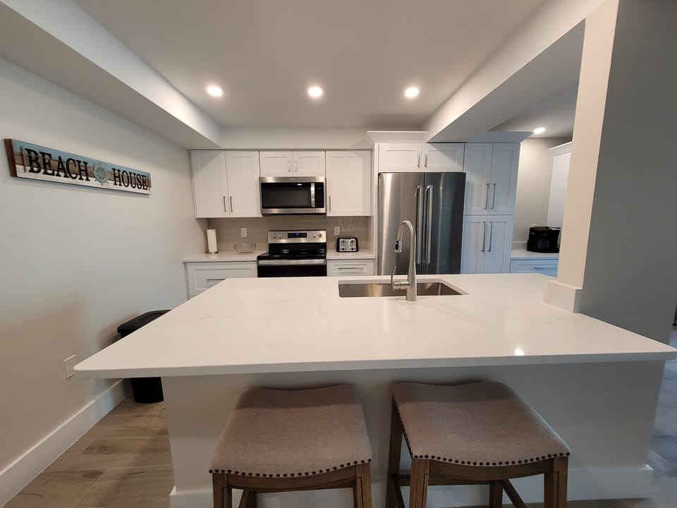 All Stainless Steele Appliances and Oven Has Air Fryer