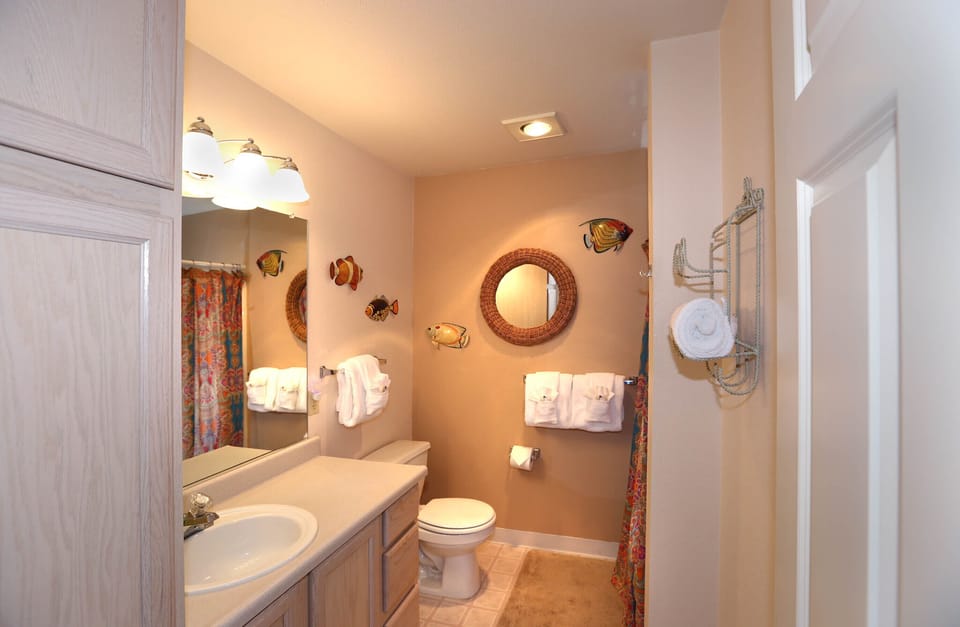 2nd full bath with shower