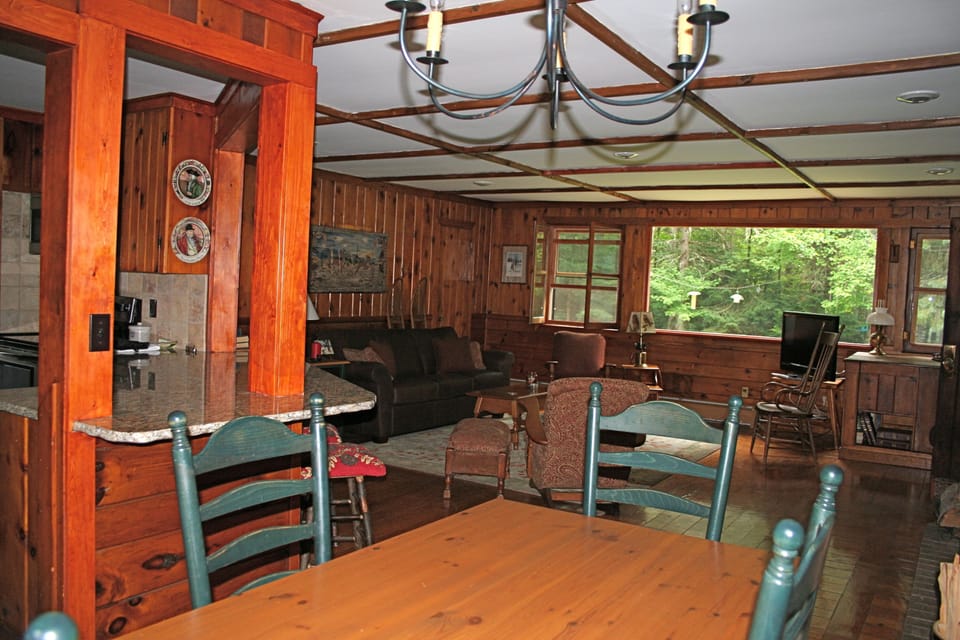 Open concept, kitchen, diningroom and livingroom